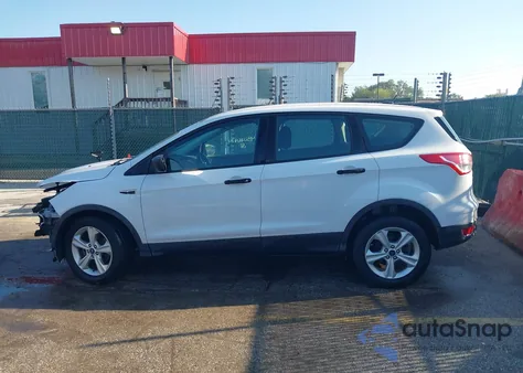2014 Ford Escape S z USA, uszkodzony, nr VIN 1FMCU0F75EUE07670